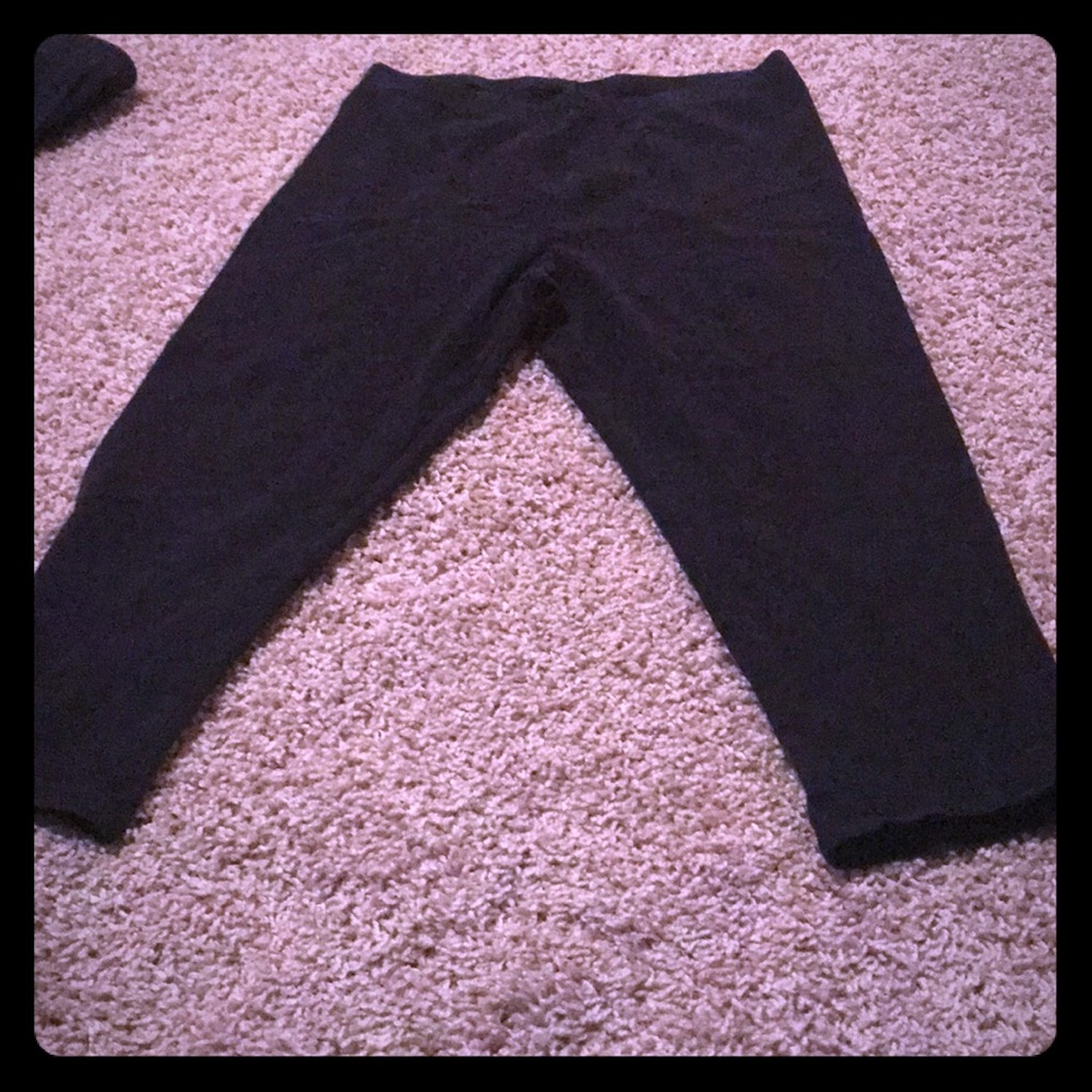 Black Capri leggings